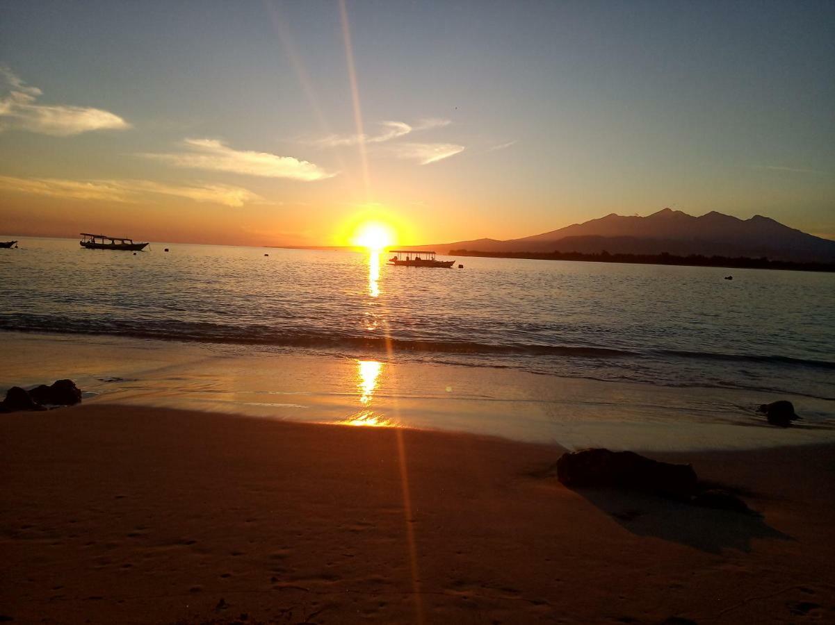 Cnunk Bungalow ギリ島 エクステリア 写真