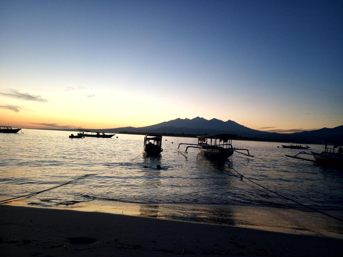 Cnunk Bungalow ギリ島 エクステリア 写真