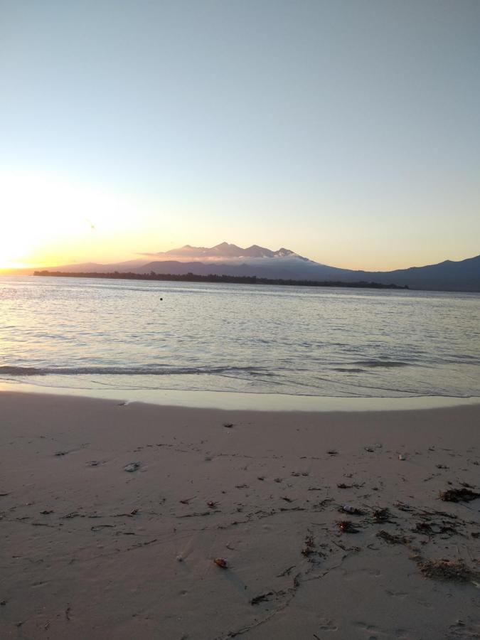 Cnunk Bungalow ギリ島 エクステリア 写真